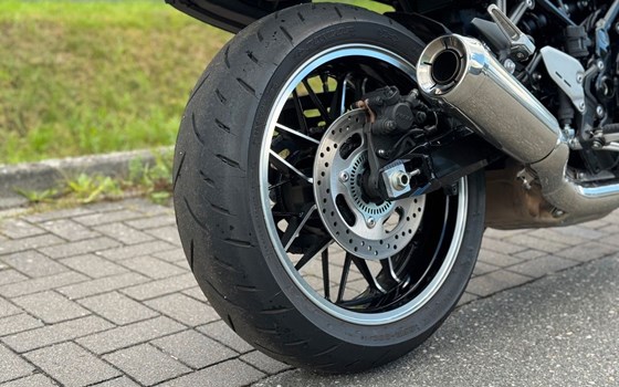 Gebrauchtmotorrad Kawasaki Z900 RS - Bild 11