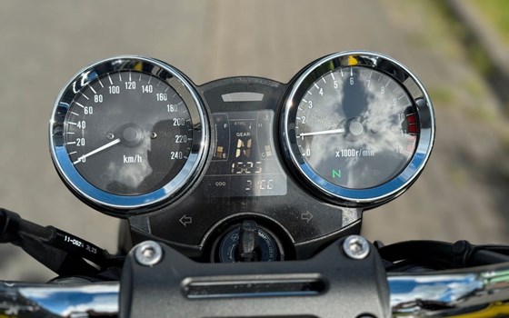 Gebrauchtmotorrad Kawasaki Z900 RS - Bild 18