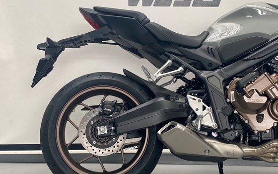 Neufahrzeug Honda CB650R E-Clutch - Bild 2