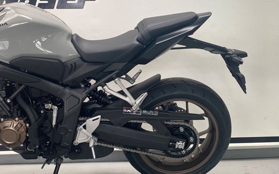 Neufahrzeug Honda CB650R E-Clutch - Bild 7
