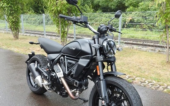 Gebrauchtmotorrad Ducati Scrambler Icon Dark - Bild 3