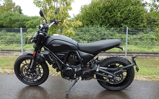 Gebrauchtmotorrad Ducati Scrambler Icon Dark - Bild 5