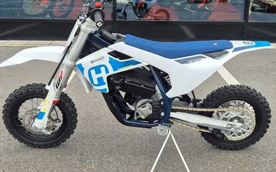 Neufahrzeug Husqvarna EE 3 - Bild 1