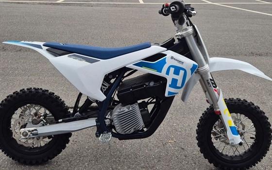 Neufahrzeug Husqvarna EE 3 - Bild 4