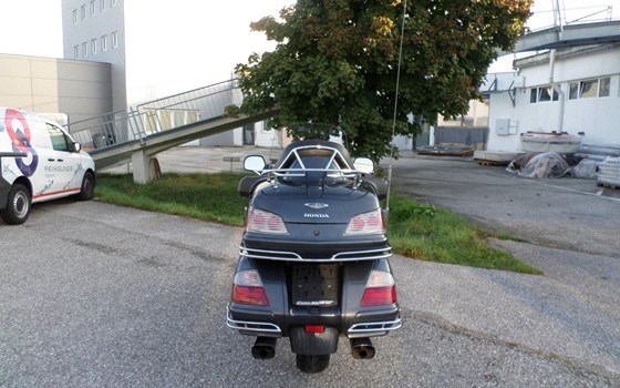 Gebrauchtmotorrad Honda GL 1800 Goldwing - Bild 4 Gebrauchtmotorrad Honda GL 1800 Goldwing - Bild 4