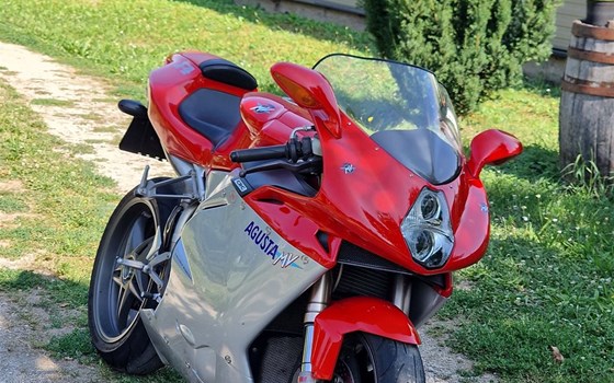 Gebrauchtmotorrad MV Agusta F4 750 S 1+1 - Bild 1 Gebrauchtmotorrad MV Agusta F4 750 S 1+1 - Bild 1