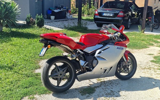 Gebrauchtmotorrad MV Agusta F4 750 S 1+1 - Bild 2 Gebrauchtmotorrad MV Agusta F4 750 S 1+1 - Bild 2