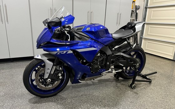 Gebrauchtmotorrad Yamaha YZF-R1SP - Bild 1 Gebrauchtmotorrad Yamaha YZF-R1SP - Bild 1