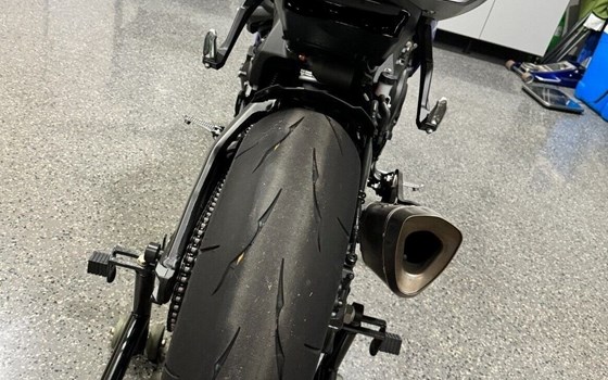 Gebrauchtmotorrad Yamaha YZF-R1SP - Bild 3 Gebrauchtmotorrad Yamaha YZF-R1SP - Bild 3