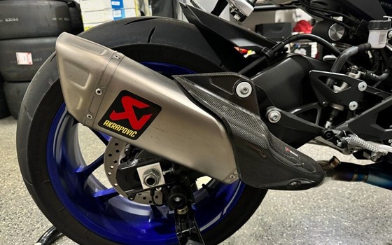 Gebrauchtmotorrad Yamaha YZF-R1SP - Bild 4 Gebrauchtmotorrad Yamaha YZF-R1SP - Bild 4