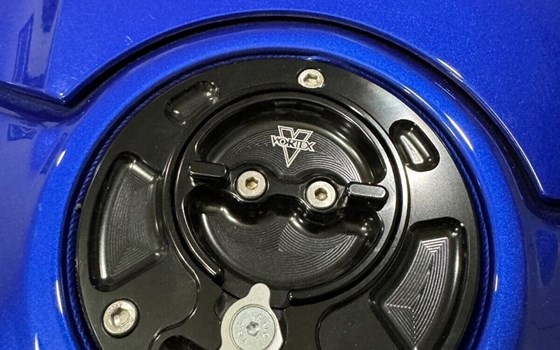 Gebrauchtmotorrad Yamaha YZF-R1SP - Bild 6 Gebrauchtmotorrad Yamaha YZF-R1SP - Bild 6