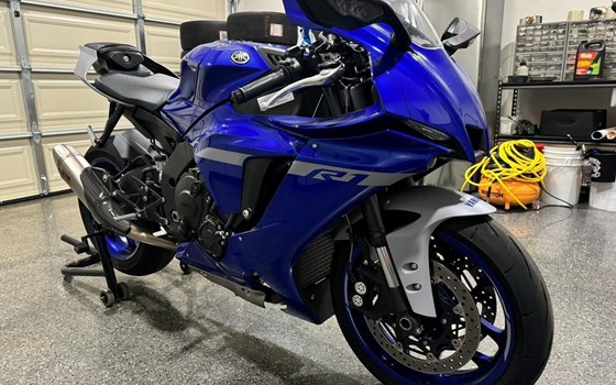 Gebrauchtmotorrad Yamaha YZF-R1SP - Bild 7 Gebrauchtmotorrad Yamaha YZF-R1SP - Bild 7