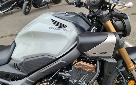 Neufahrzeug Honda CB650R E-Clutch - Bild 7 Neufahrzeug Honda CB650R E-Clutch - Bild 7