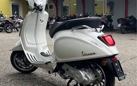 Gebrauchtmotorrad Vespa Sprint 50 4T - Bild 2 Gebrauchtmotorrad Vespa Sprint 50 4T - Bild 2