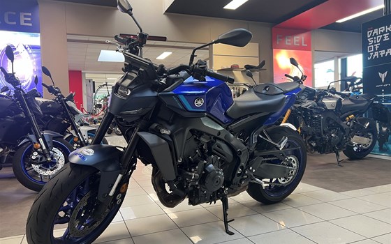 Gebrauchtmotorrad Yamaha MT-09 Y-AMT - Bild 1 Gebrauchtmotorrad Yamaha MT-09 Y-AMT - Bild 1