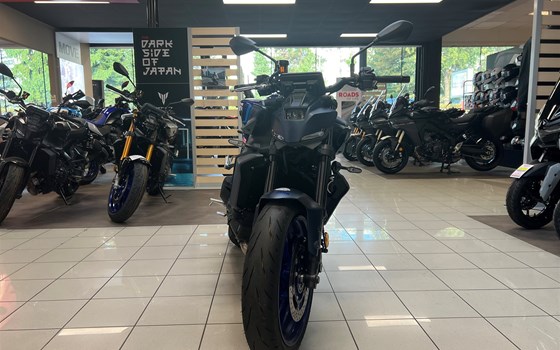 Gebrauchtmotorrad Yamaha MT-09 Y-AMT - Bild 3 Gebrauchtmotorrad Yamaha MT-09 Y-AMT - Bild 3