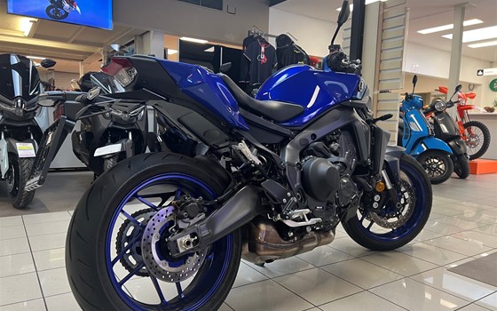 Gebrauchtmotorrad Yamaha MT-09 Y-AMT - Bild 4 Gebrauchtmotorrad Yamaha MT-09 Y-AMT - Bild 4