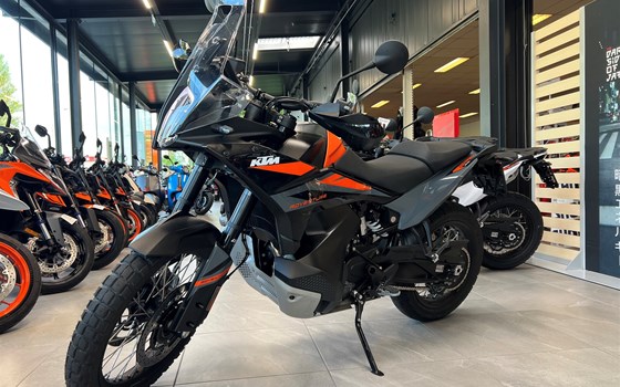 Gebrauchtmotorrad KTM 890 Adventure - Bild 1 Gebrauchtmotorrad KTM 890 Adventure - Bild 1