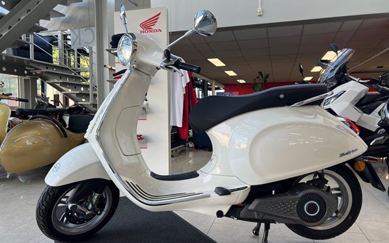 Gebrauchtmotorrad Vespa Primavera Elettrica 45 - Bild 1 Gebrauchtmotorrad Vespa Primavera Elettrica 45 - Bild 1