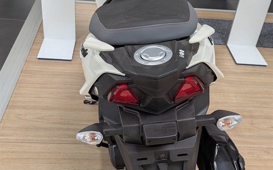 Gebrauchtmotorrad Suzuki Avenis 125 - Bild 2