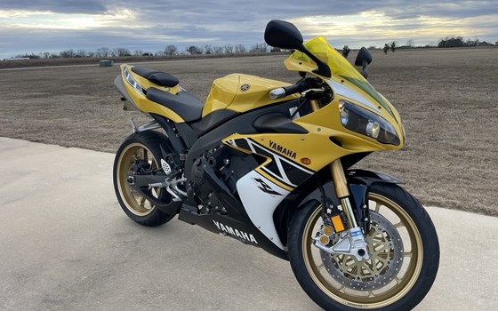 Gebrauchtmotorrad Yamaha YZF-R1SP - Bild 1 Gebrauchtmotorrad Yamaha YZF-R1SP - Bild 1