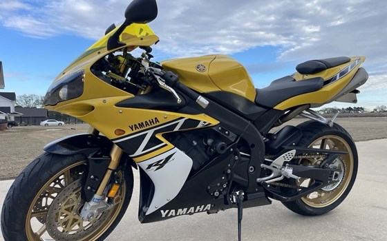 Gebrauchtmotorrad Yamaha YZF-R1SP - Bild 3 Gebrauchtmotorrad Yamaha YZF-R1SP - Bild 3