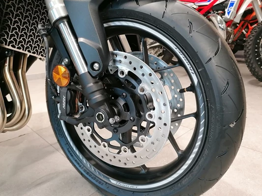 Honda CB1000 Hornet (Pearl Glare White) - Bild 3