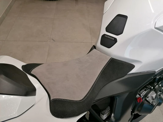 Honda CB1000 Hornet (Pearl Glare White) - Bild 8