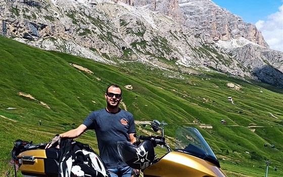 Gebrauchtmotorrad Harley-Davidson Road Glide Ultra - Bild 1 Gebrauchtmotorrad Harley-Davidson Road Glide Ultra - Bild 1