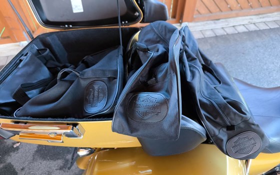 Gebrauchtmotorrad Harley-Davidson Road Glide Ultra - Bild 13 Gebrauchtmotorrad Harley-Davidson Road Glide Ultra - Bild 13