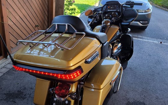 Gebrauchtmotorrad Harley-Davidson Road Glide Ultra - Bild 4 Gebrauchtmotorrad Harley-Davidson Road Glide Ultra - Bild 4