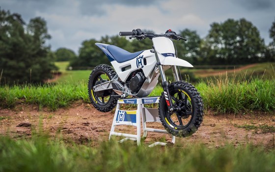 Neufahrzeug Husqvarna EE 2 - Bild 4 Neufahrzeug Husqvarna EE 2 - Bild 4
