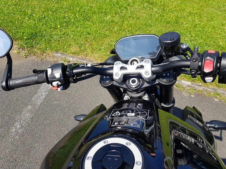 Angebot Triumph Street Triple 765 RS Bild 3: Angebot Triumph Street Triple 765 RS