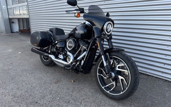 Gebrauchtmotorrad Harley-Davidson Softail Sport Glide FLSB - Bild 3 Gebrauchtmotorrad Harley-Davidson Softail Sport Glide FLSB - Bild 3