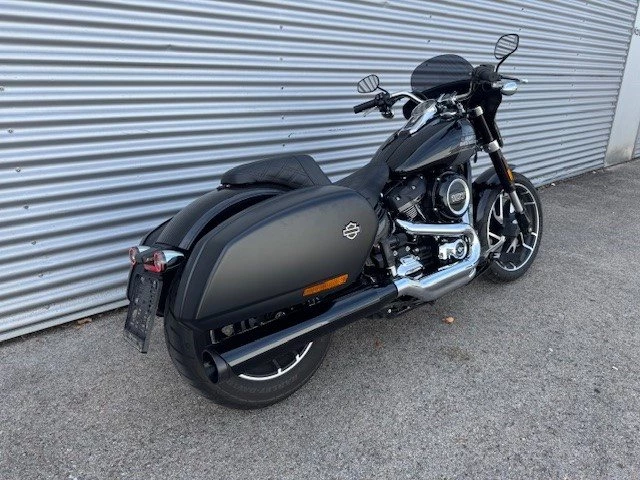 Harley-Davidson Softail Sport Glide FLSB (Vivid Black) - Bild 4