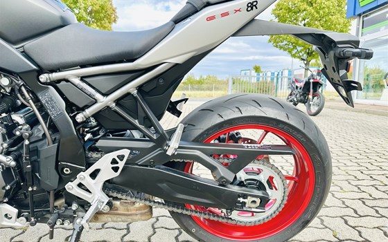 Gebrauchtmotorrad Suzuki GSX-8R - Bild 13