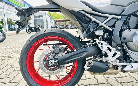 Gebrauchtmotorrad Suzuki GSX-8R - Bild 14