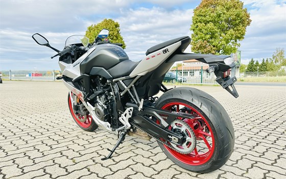 Gebrauchtmotorrad Suzuki GSX-8R - Bild 2
