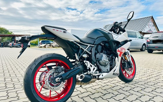 Gebrauchtmotorrad Suzuki GSX-8R - Bild 5