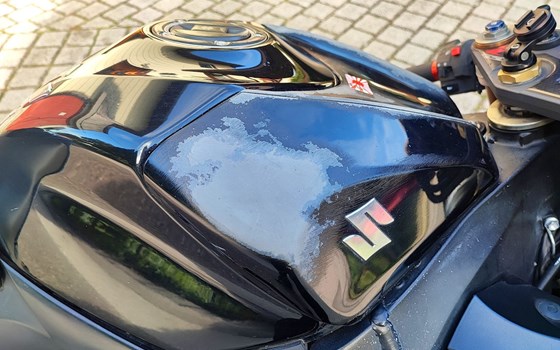 Gebrauchtmotorrad Suzuki GSX-R 600 - Bild 4 Gebrauchtmotorrad Suzuki GSX-R 600 - Bild 4