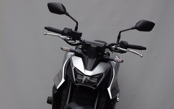 Neufahrzeug Honda CB750 Hornet - Bild 15 Neufahrzeug Honda CB750 Hornet - Bild 15