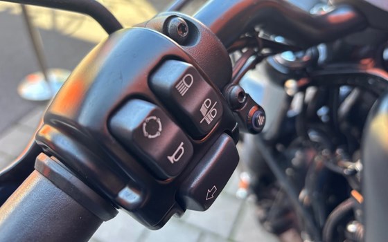 Gebrauchtmotorrad Harley-Davidson Sportster XL 883 N Iron - Bild 10 Gebrauchtmotorrad Harley-Davidson Sportster XL 883 N Iron - Bild 10