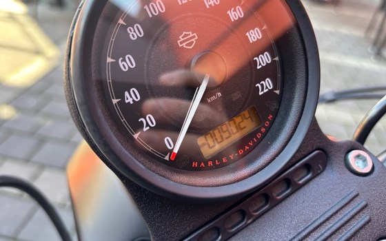 Gebrauchtmotorrad Harley-Davidson Sportster XL 883 N Iron - Bild 9 Gebrauchtmotorrad Harley-Davidson Sportster XL 883 N Iron - Bild 9