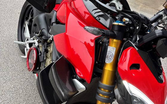 Gebrauchtmotorrad Ducati Streetfighter V4 S - Bild 3