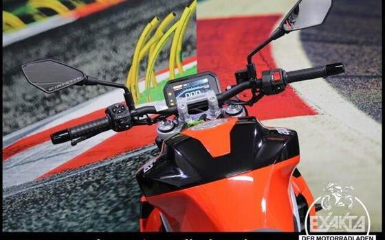 Gebrauchtmotorrad Aprilia Tuono 457 - Bild 10