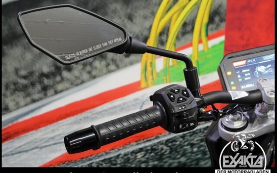 Gebrauchtmotorrad Aprilia Tuono 457 - Bild 16