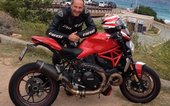 Gebrauchtmotorrad Ducati Monster 1200 R - Bild 1 Gebrauchtmotorrad Ducati Monster 1200 R - Bild 1