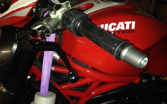 Gebrauchtmotorrad Ducati Monster 1200 R - Bild 10 Gebrauchtmotorrad Ducati Monster 1200 R - Bild 10