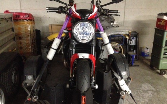 Gebrauchtmotorrad Ducati Monster 1200 R - Bild 21 Gebrauchtmotorrad Ducati Monster 1200 R - Bild 21