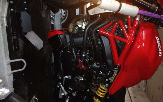 Gebrauchtmotorrad Ducati Monster 1200 R - Bild 4 Gebrauchtmotorrad Ducati Monster 1200 R - Bild 4